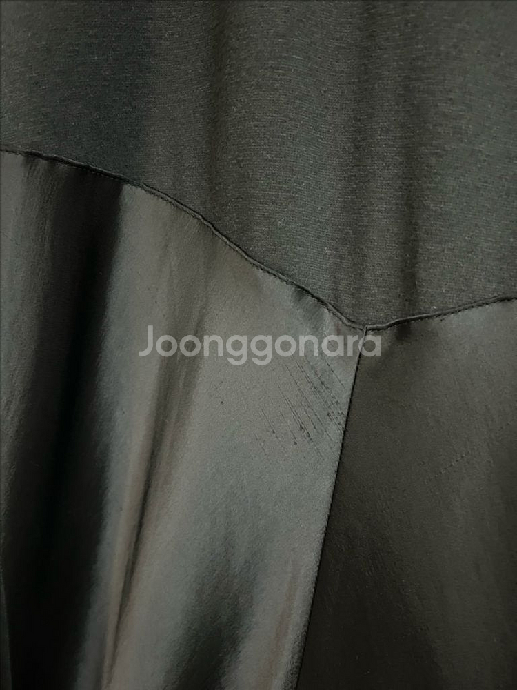 21 한섬 시스템 새틴 배색 언발 롱원피스 민소매 나시--5