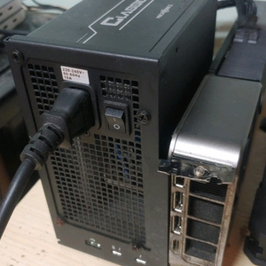 TH3P4G3 그래픽 카드 가속기 2개 판매합니다