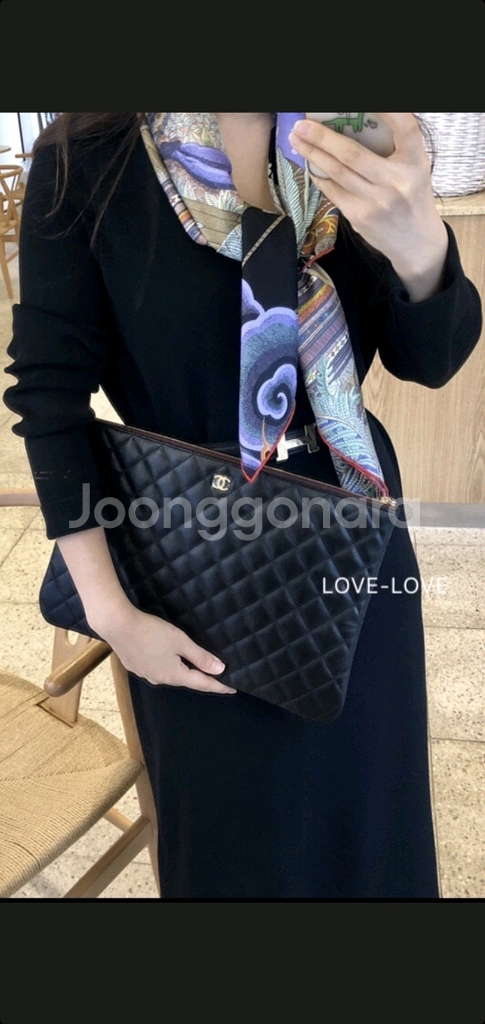 샤넬 캐비어 라지 클러치/클러치백 은장 정품A급(감정O--0