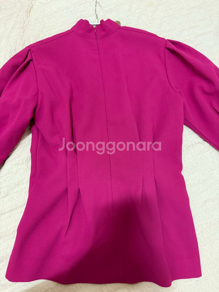 새상품:) 핑크 골드 버튼 벨트 블라우스--3