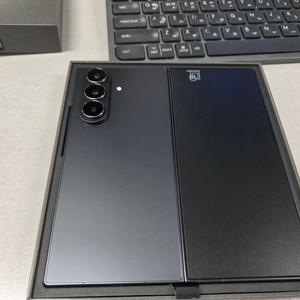 갤럭시 폴드7 블랙쉐도우 512GB(자급제) 팝니다.