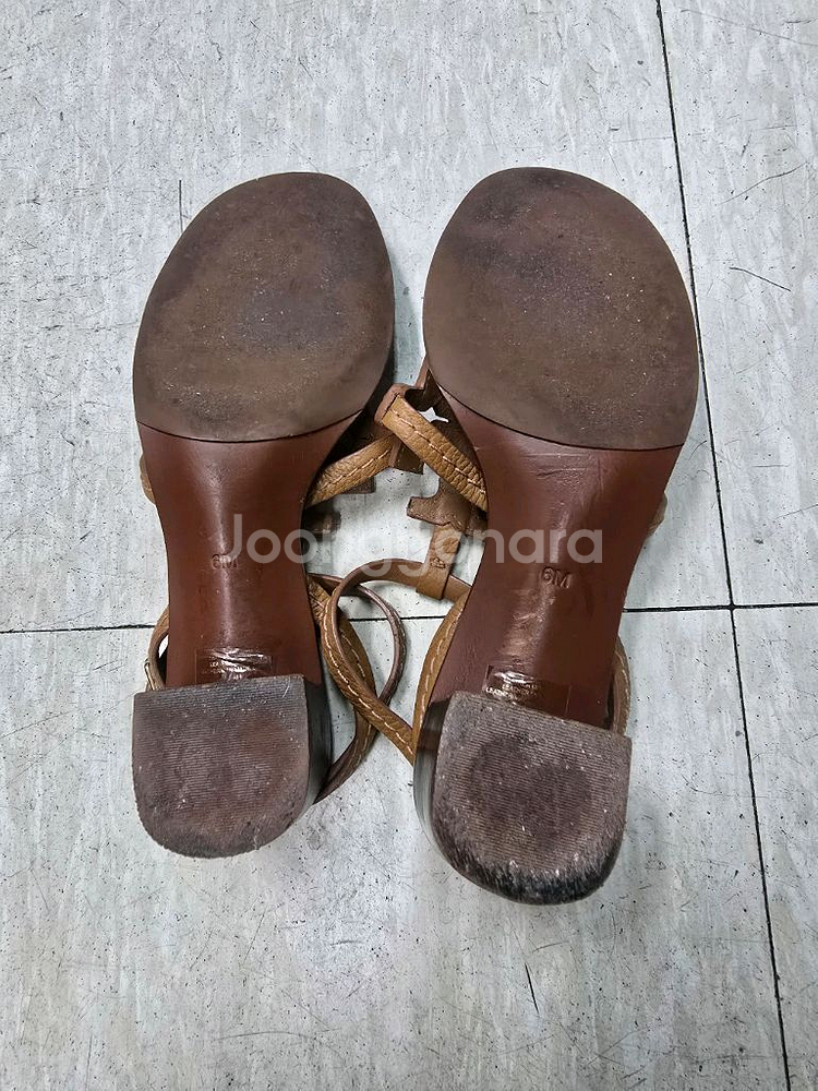 토리버치 브라운 샌들 230--4