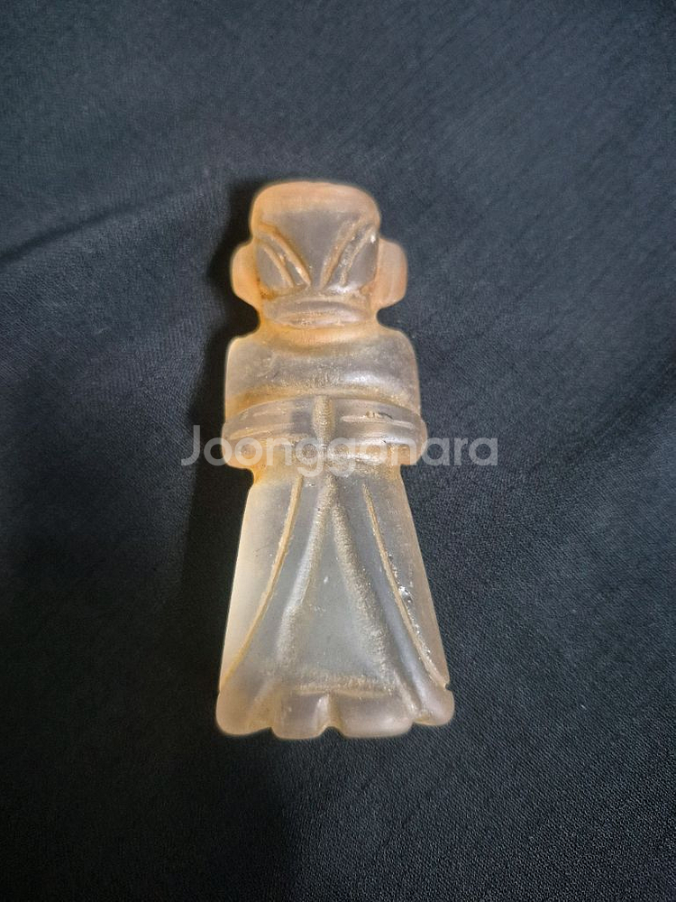 수정. 홍산문화. 인물. 조각품. 고미술.--0