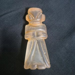 수정. 홍산문화. 인물. 조각품. 고미술.