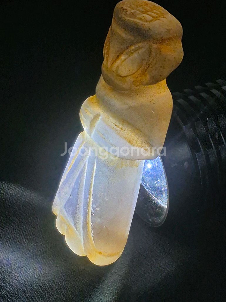 수정. 홍산문화. 인물. 조각품. 고미술.--6