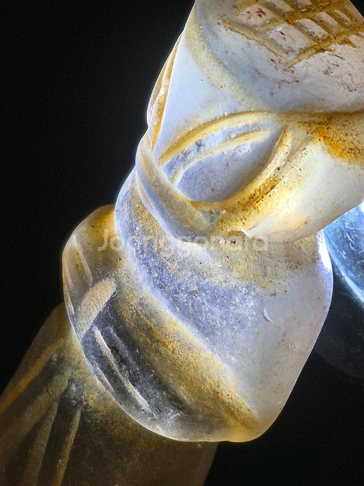 수정. 홍산문화. 인물. 조각품. 고미술.--8