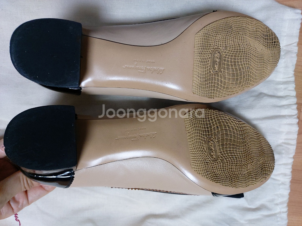 페라가모 리본단화 6D 230 사이즈--2