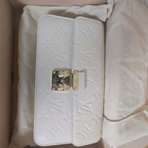 루이비통 화이트 앙프렝뜨 메티스 체인백