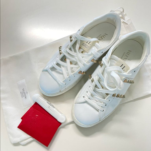 발렌티노 락스터드 스니커즈 36-37