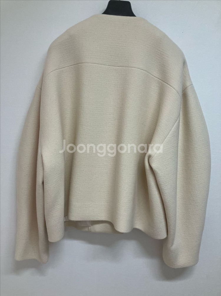 컴젠 크림아이보리 반코트 3회실착--2