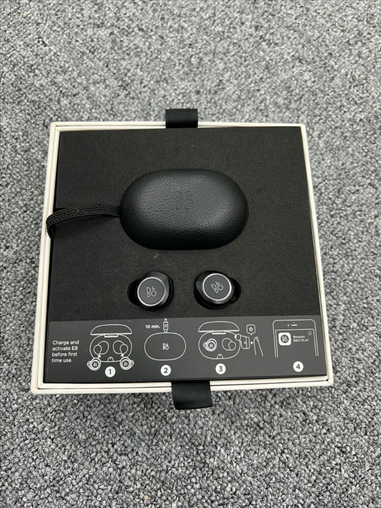 뱅앤올룹슨 베오플레이 E8 (1세대)--1