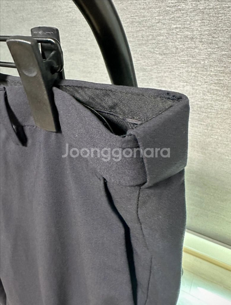 무신사스탠다드[쿨탠다드]테이퍼드 히든 밴딩 크롭 슬랙스--1