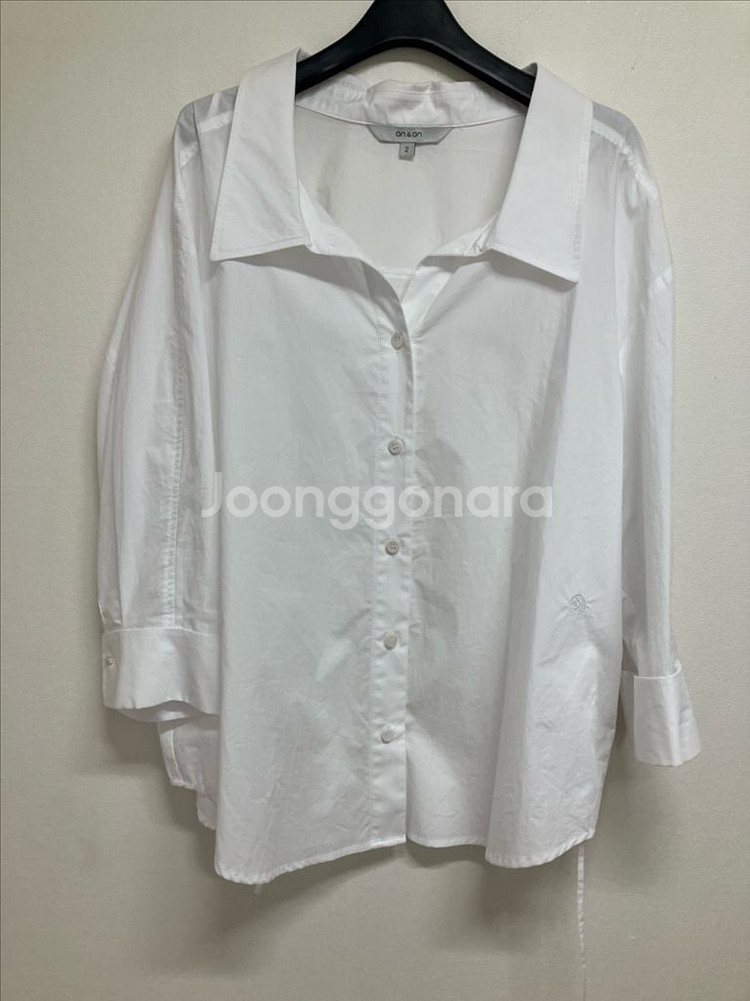 온앤온 기본 흰셔츠 2사이즈(66) 새상품--0