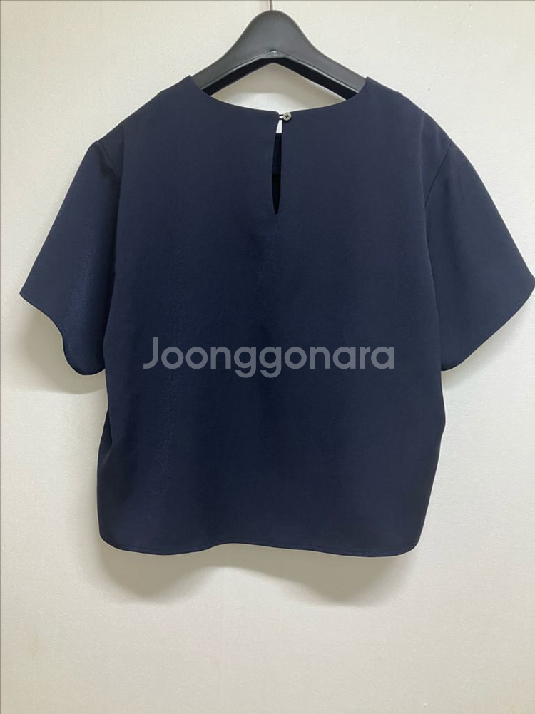 유메르 네이비 반팔 블라우스 프리사이즈--1