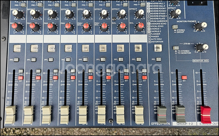 야마하 MG124CX 중고 음향 믹서--2