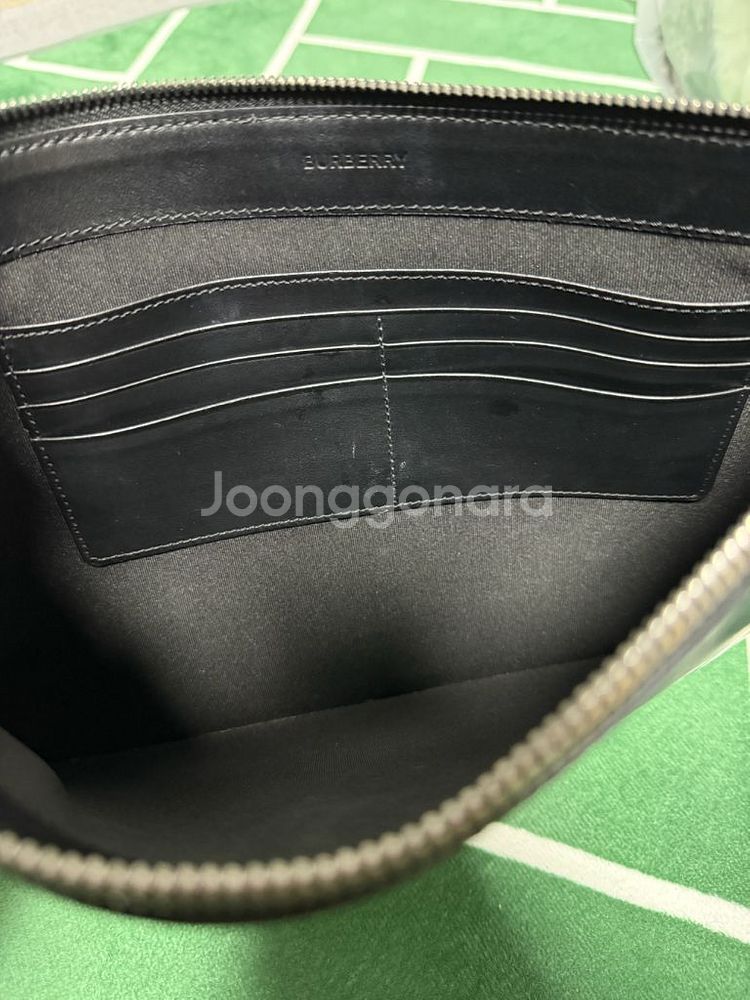 버버리 런던잉글랜드 클러치백--4