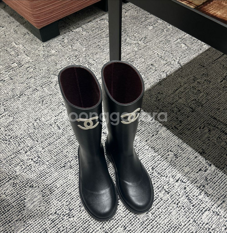 샤넬 레인부츠--0