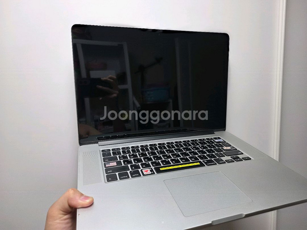 맥북프로 13년식 15인치 램 8기가 팝니다--0