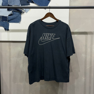 (105) 나이키 스트릿 캐주얼 프린팅 블랙 반팔 티