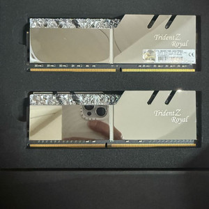 지스킬 로얄 실버 DD4 32g 16x2 팝니다