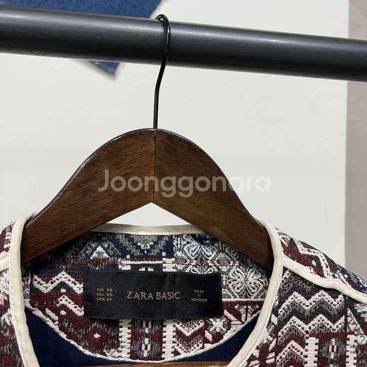 (90) 자라 ZARA 여성 에스닉 자카드 노카라 자켓--1