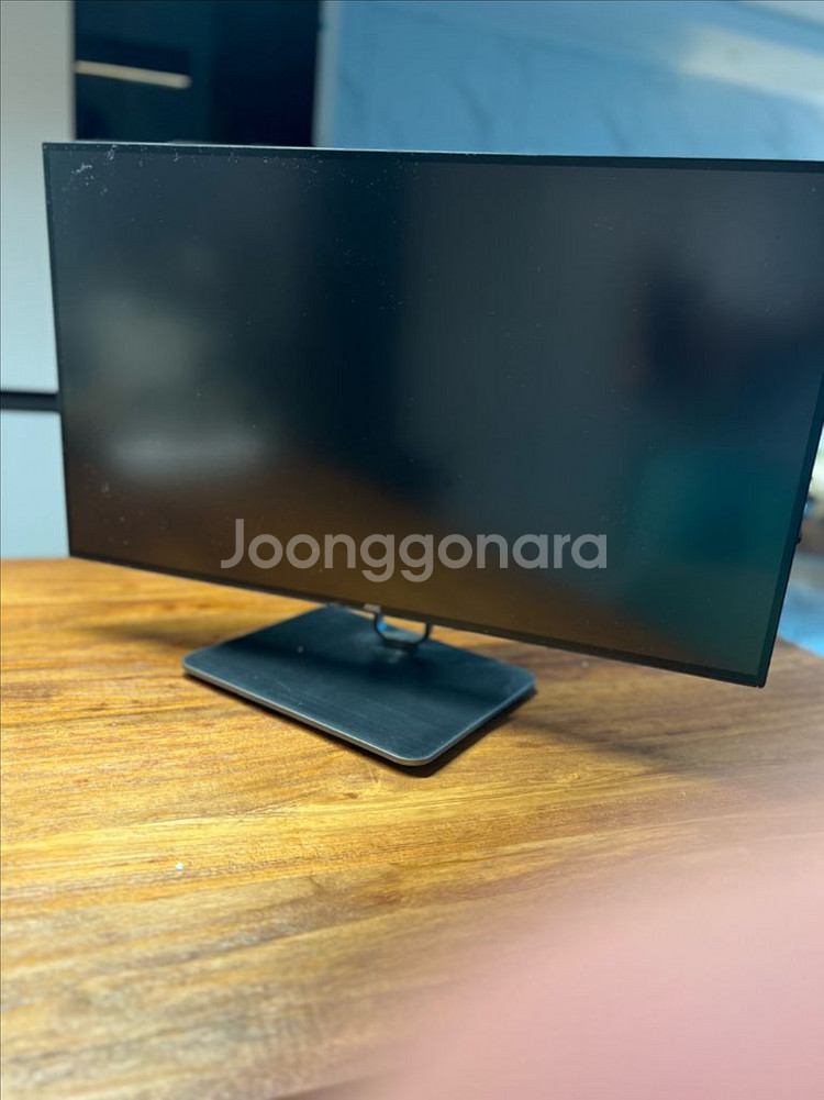 27 인치 QHD 모니터 / USB-C 연결 /--0