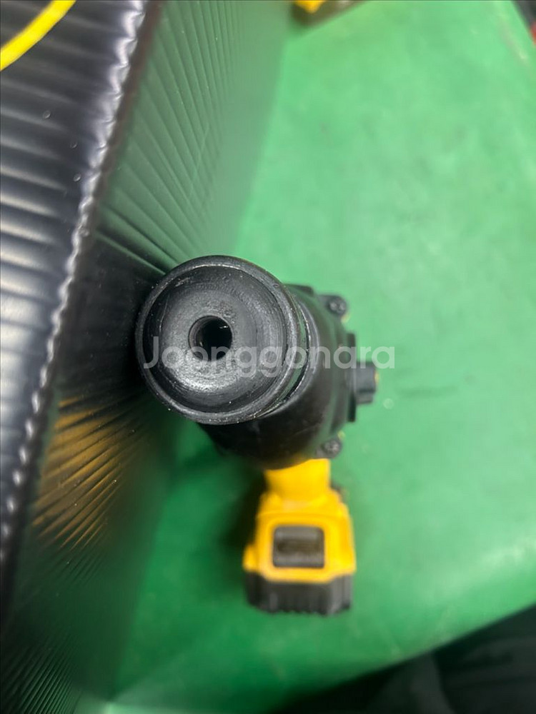 디월트 로터리해머드릴 18v일자형dch133 배터리포함--3