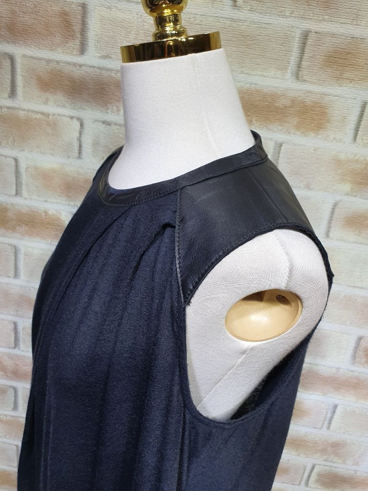 핼무트랭 정품 새것수준 양가죽 배색 뒷지퍼 셔링티 M 이미지