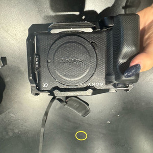 SONY ZV-E1 케이지 포함 풀박스 판매합니다.