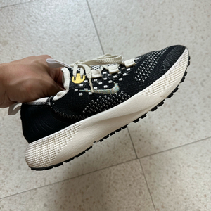 나이키 우먼스 리액트 이스케이프런 운동화 235