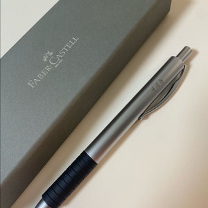 약한영웅 연시은 박지훈 파버카스텔 볼펜 판매합니다