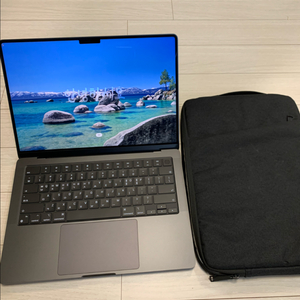 S급 ) 맥북 프로 M4 14인치 16gb 512ssd