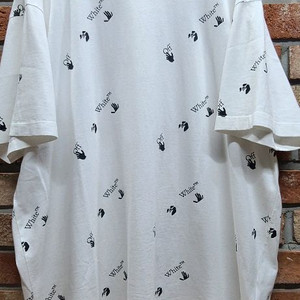 오프화이트 로고티셔츠 M 110사이즈