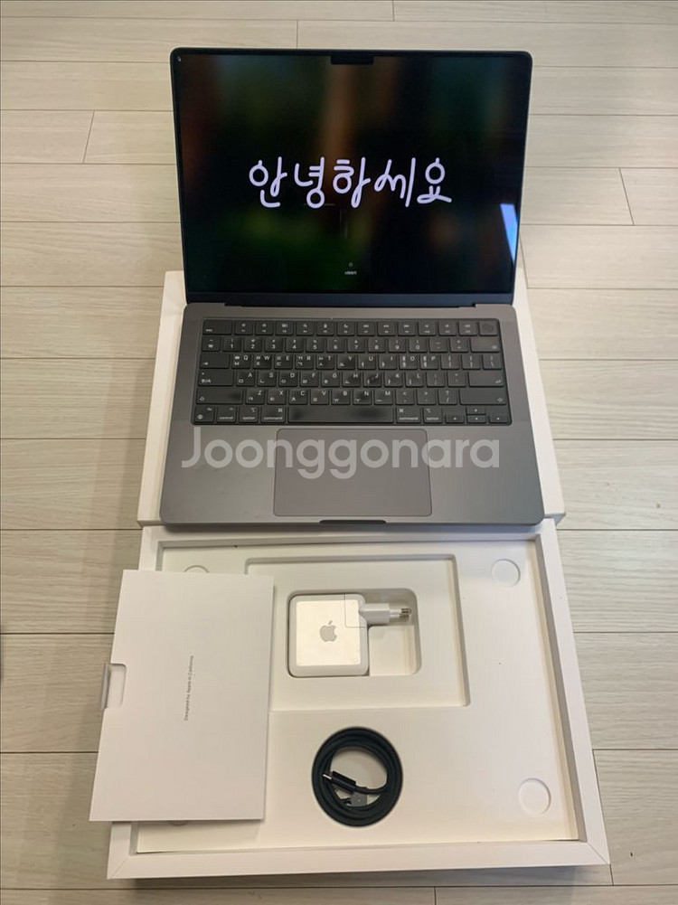 맥북 프로 M3 pro 14인치 18gb 512ssd--0