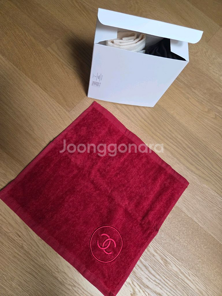 샤넬 뷰티 ㅡ 핸디 수건--1