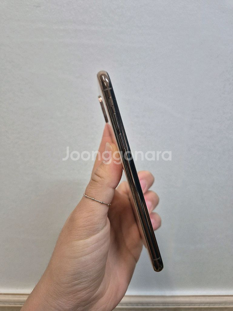 아이폰 Xs 256GB 골드 액정무기스 깨끗해요--5