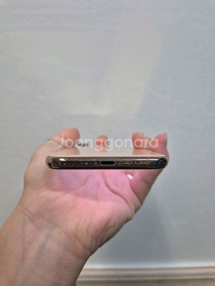 아이폰 Xs 256GB 골드 액정무기스 깨끗해요--7