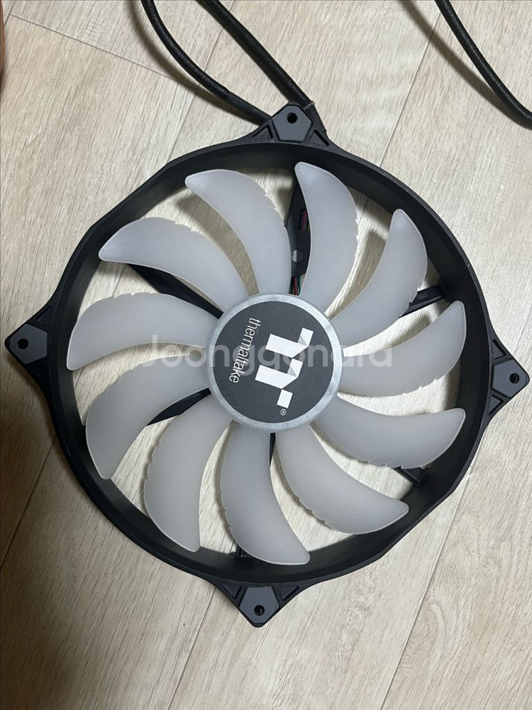 써멀테이크 200mm 쿨링팬 ARGB--0