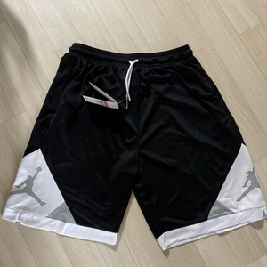 조던 다이아몬드 쇼츠 드라이핏 검흰