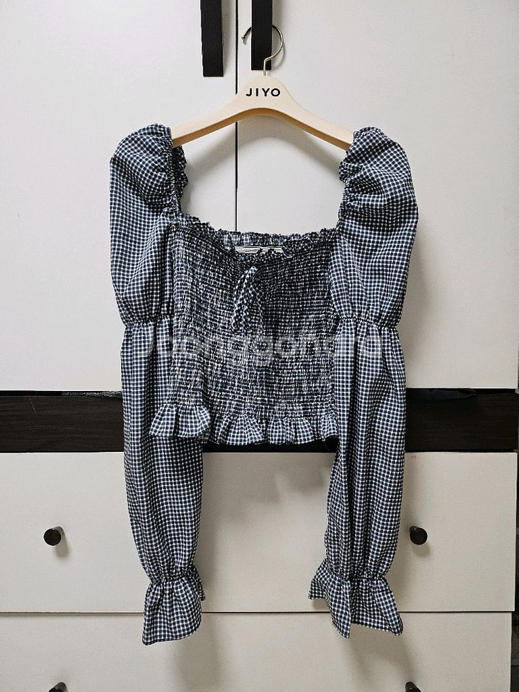 블랙 체크 밴딩 스모크 오프숄더 블라우스--0