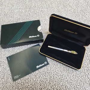 펠리칸 M750 실버 150주년 한정판 M 만년필
