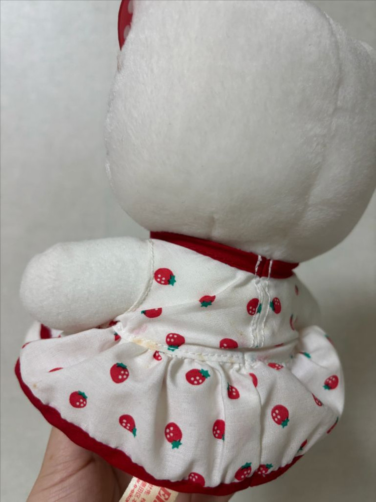 산리오 고전 딸기키티 인형 이미지