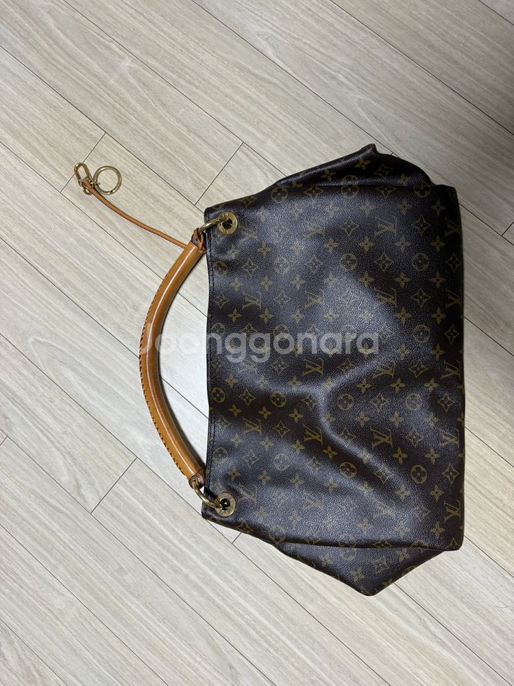 루이비통 앗치백mm--1