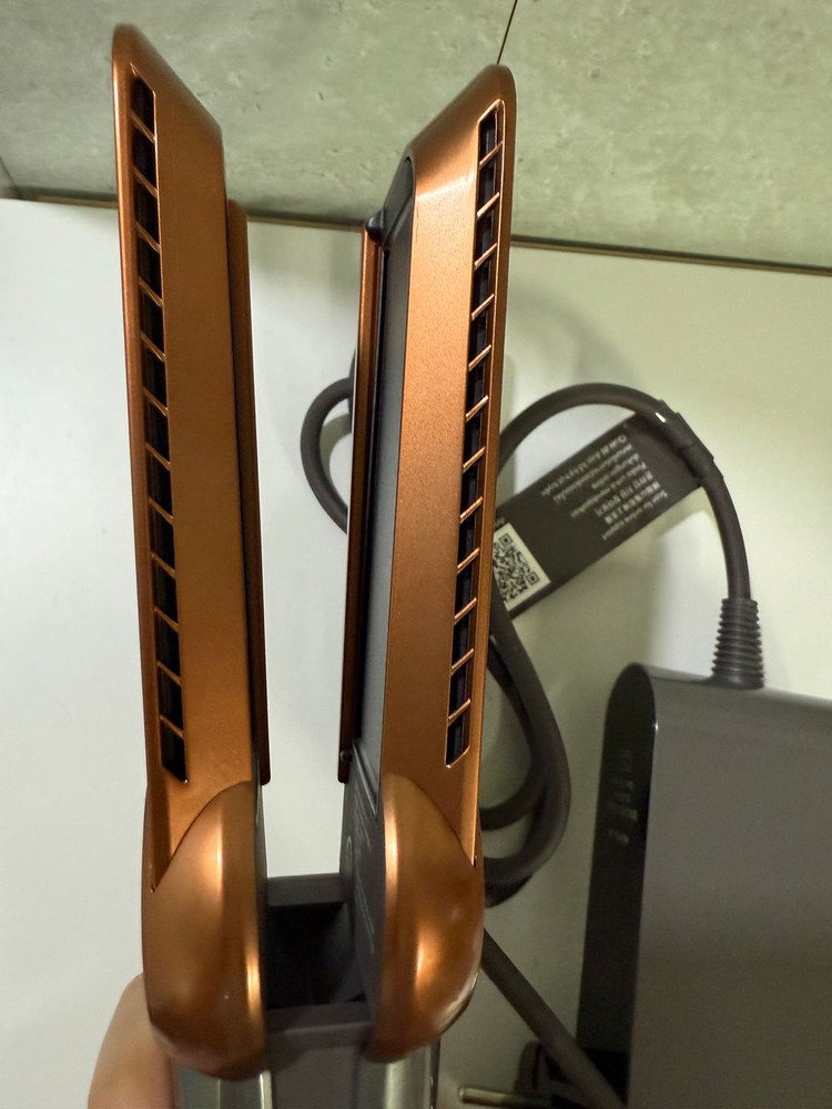 다이슨 에어스트레이트너 이미지