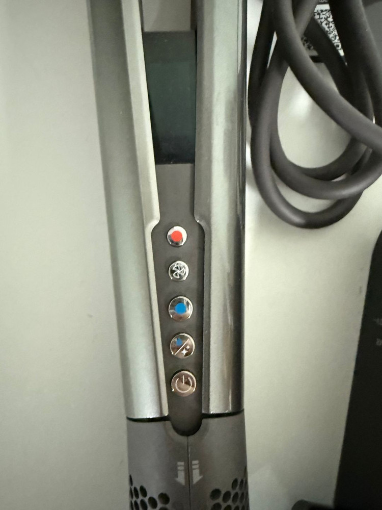 다이슨 에어스트레이트너 이미지