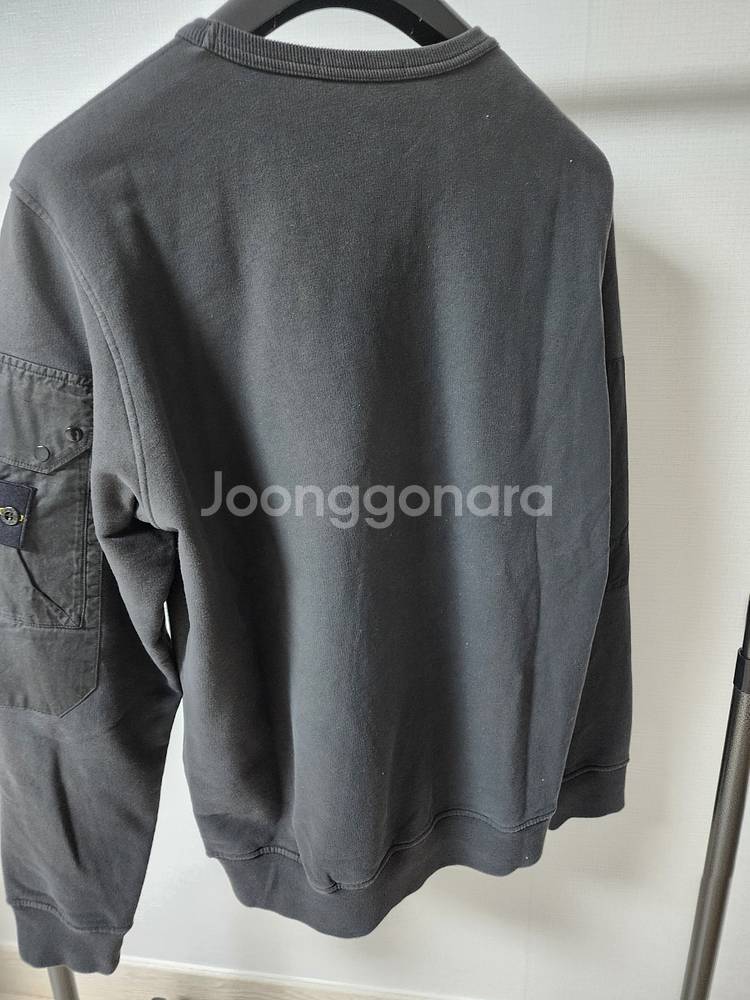 스톤아일랜드 맨투맨 티셔츠--1