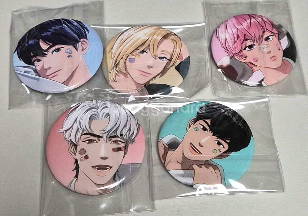 플레이브 xblush 캔뱃지 판매합니다--0