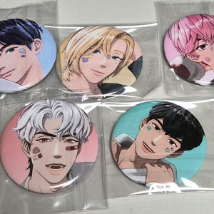 플레이브 xblush 캔뱃지 판매합니다