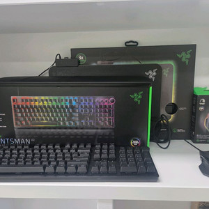 레이저 Huntsman V2 키보드, 풀사이즈