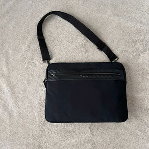 투미 노트북 파우치